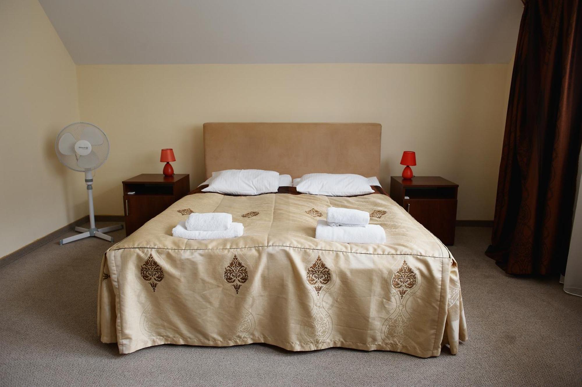 Hotel Marina Nielisz Phòng bức ảnh